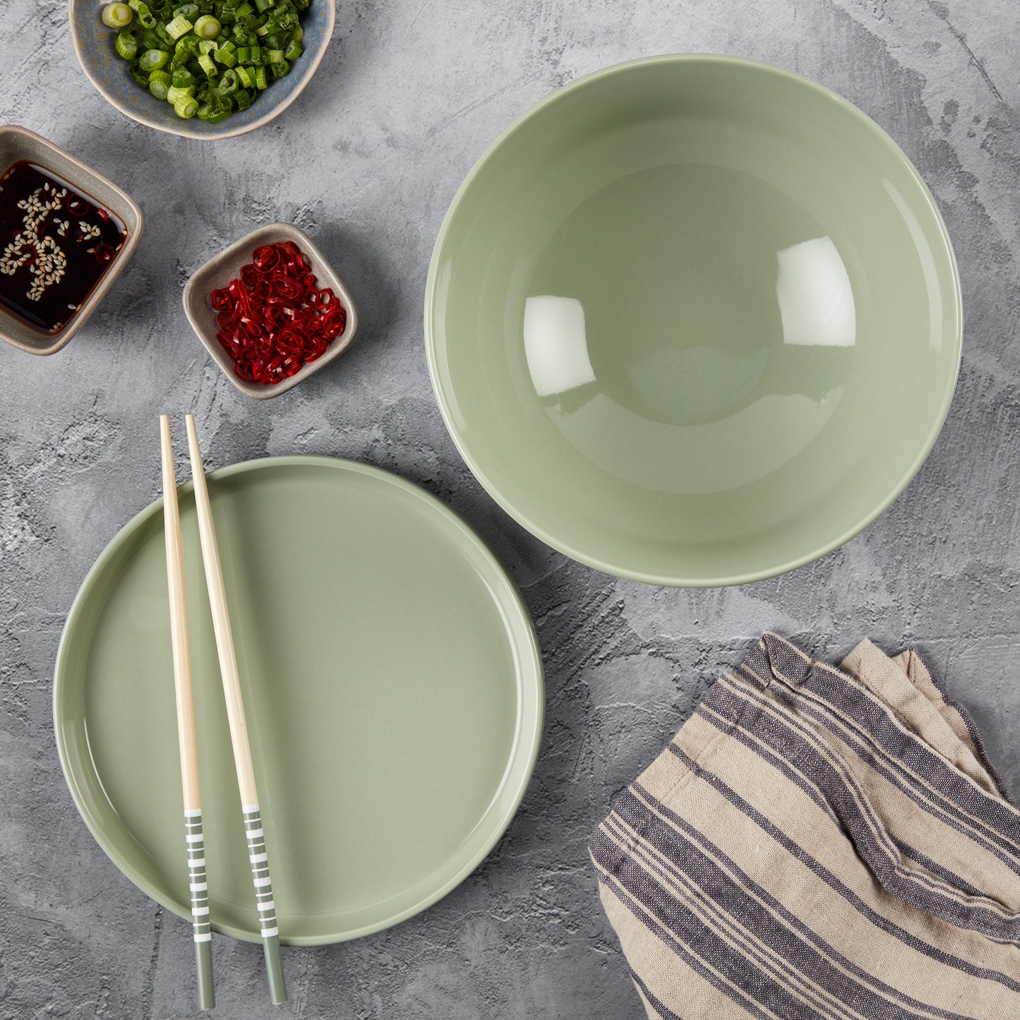 8-Piece Matcha Green & Sand Ramen Bowl Set with Chopsticks & Trivets/Lids