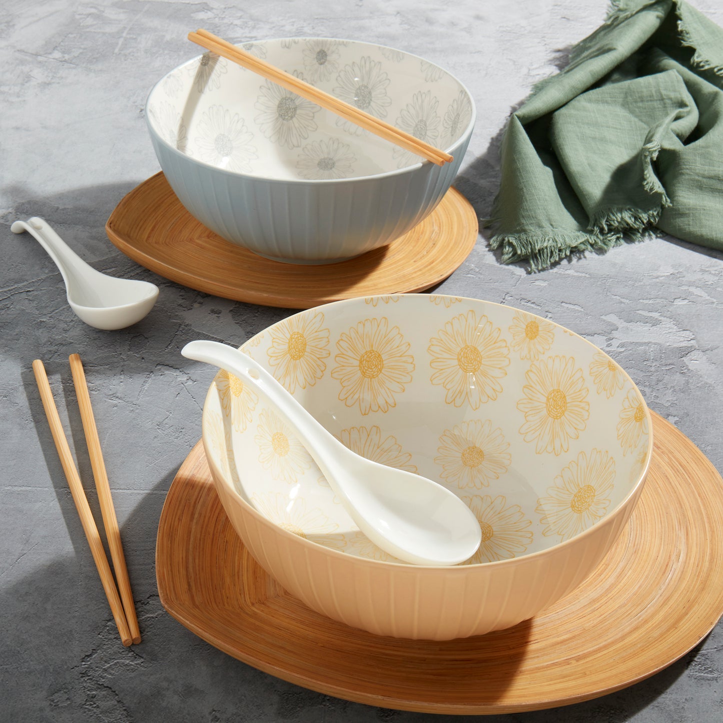 8-Piece Ramen Bowl Set with Chopsticks & Spoons, Blue & Yellow Daisy